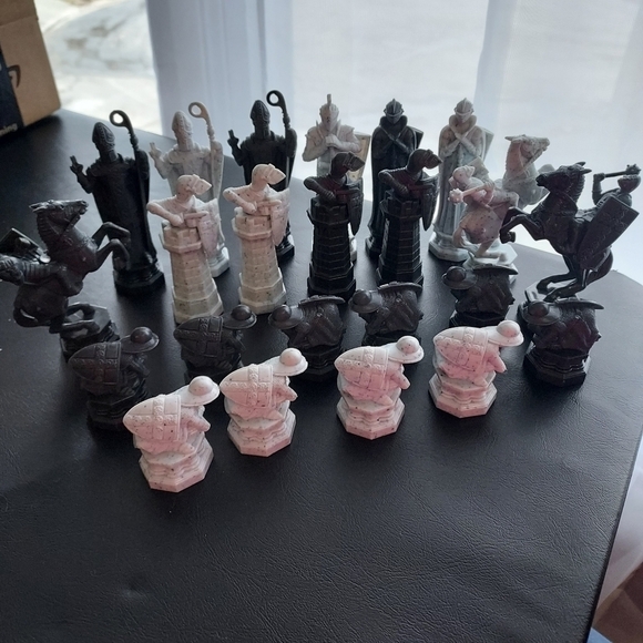 Harry Potter 2002 Wizard Chess Replacement Pieces 23 Pieces - Picture 2 of 5